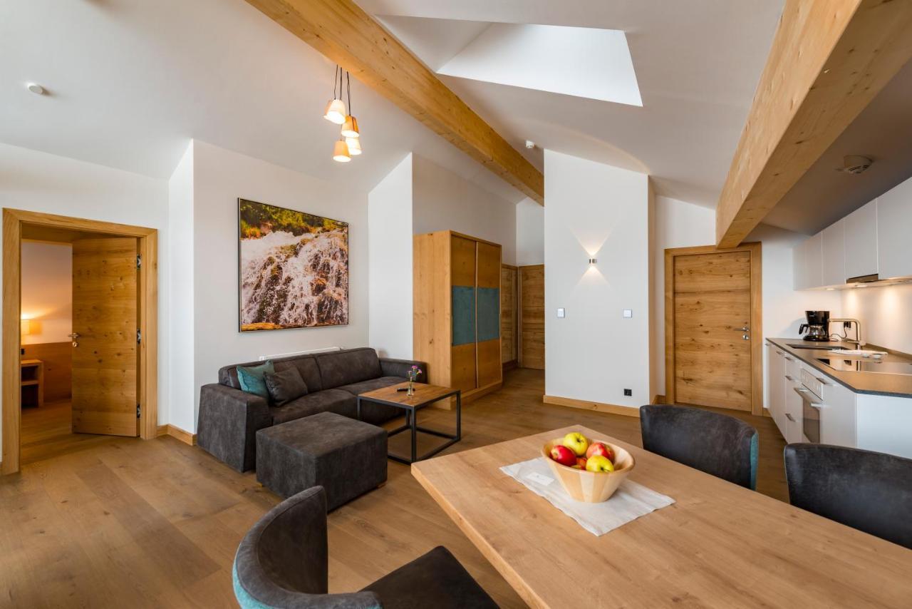 Tiroler Weinstube Aparthotel Зеефелд в Тирол Екстериор снимка
