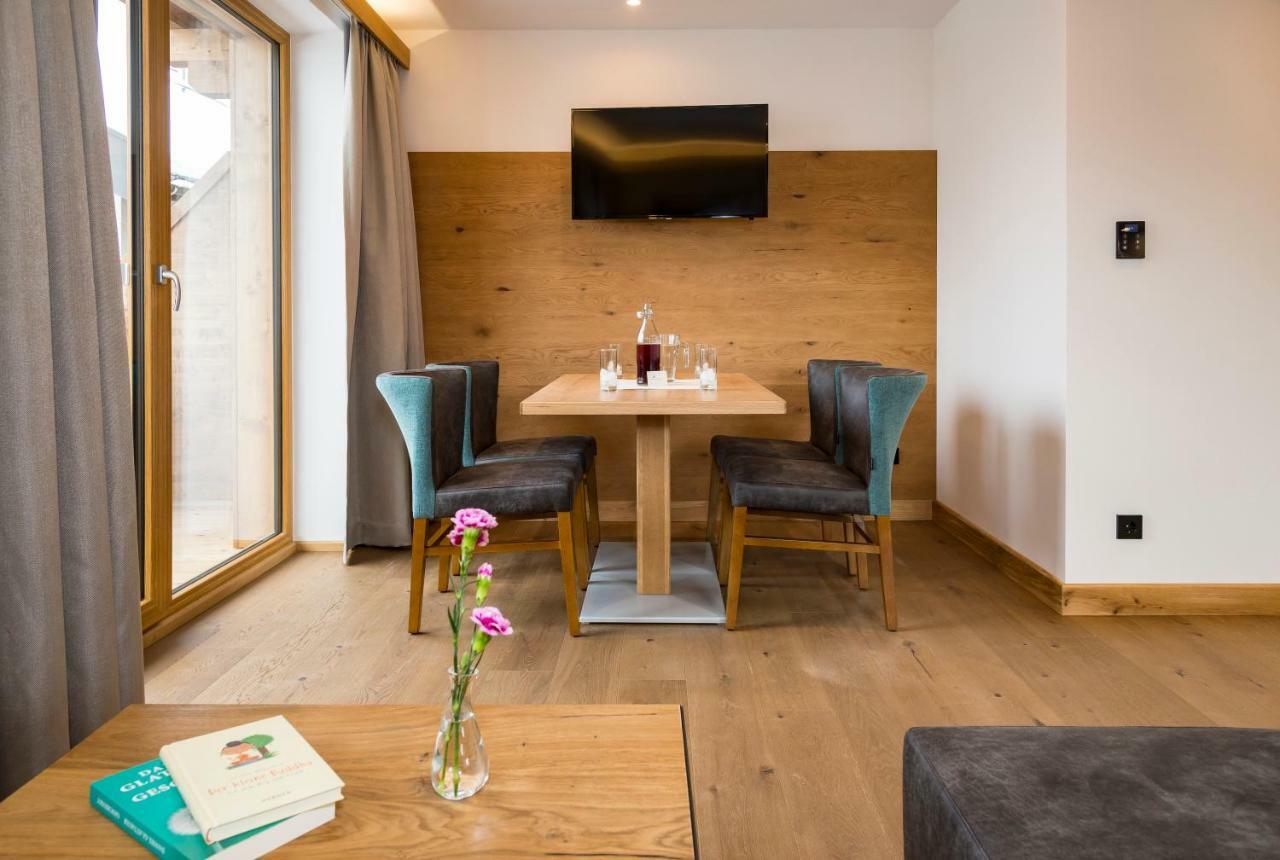 Tiroler Weinstube Aparthotel Зеефелд в Тирол Екстериор снимка