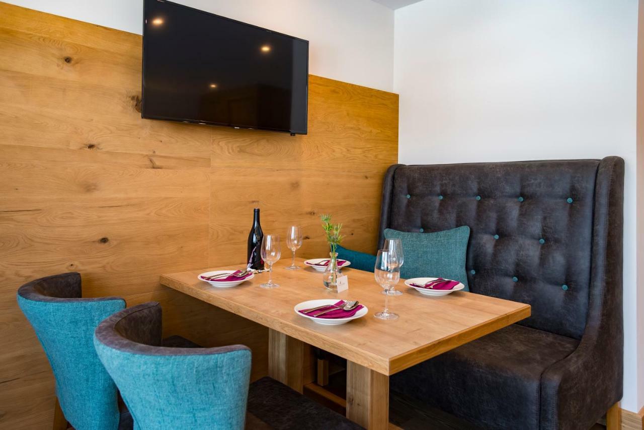 Tiroler Weinstube Aparthotel Зеефелд в Тирол Екстериор снимка