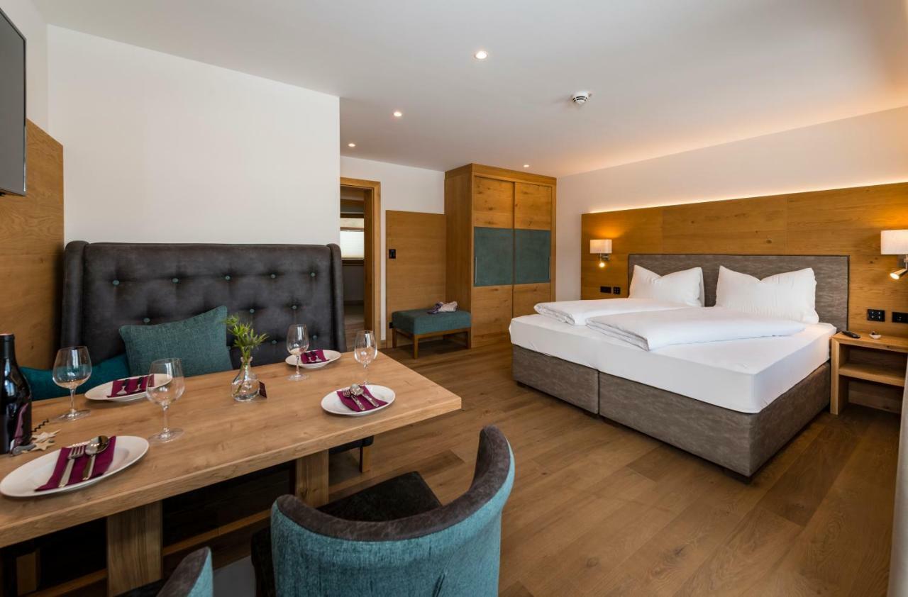 Tiroler Weinstube Aparthotel Зеефелд в Тирол Екстериор снимка