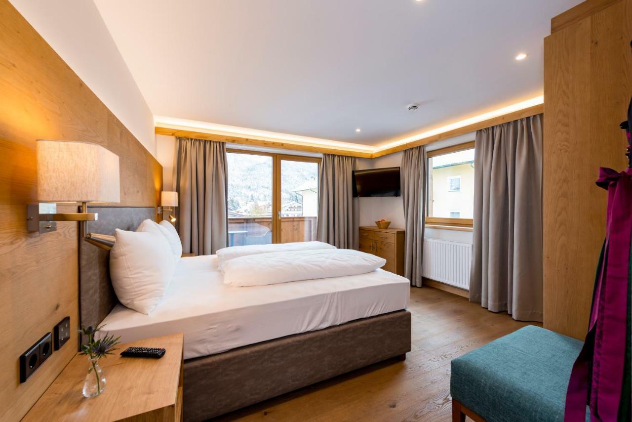 Tiroler Weinstube Aparthotel Зеефелд в Тирол Екстериор снимка